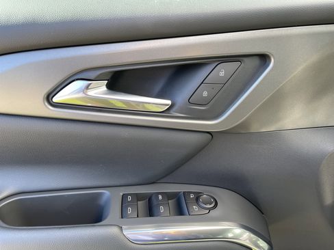 New 2026 Chevrolet Traverse LT image 9