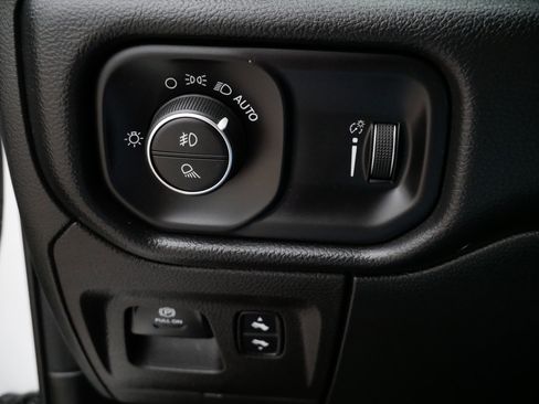 Used 2022 RAM 1500 Big Horn AWD/4WD image 22