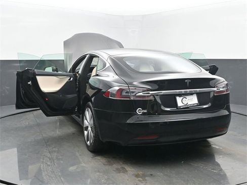 Used 2020 Tesla Model S Long Range Plus image 56