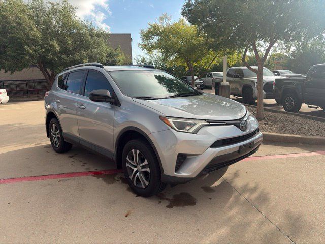 Used 2018 Toyota RAV4 LE FWD image 3