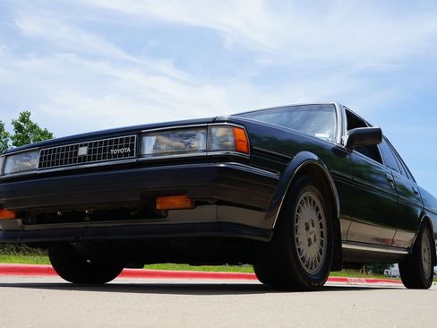 Used 1987 Toyota Cressida Sedan RWD image 4