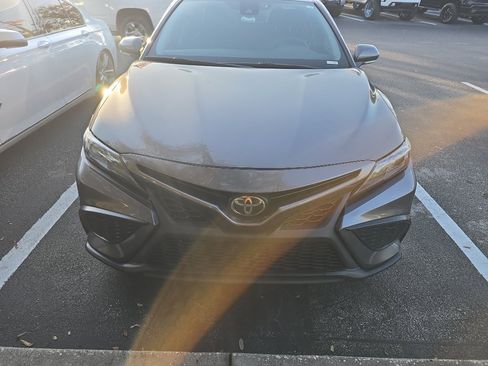 Used 2024 Toyota Camry SE image 2
