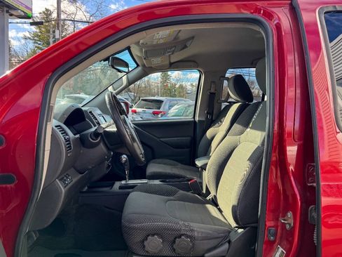 Used 2018 Nissan Frontier PRO-4X image 24