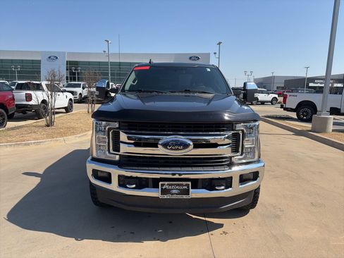 Used 2019 Ford F250 XLT w/ XLT Premium Package image 8