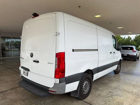 Used 2021 Mercedes-Benz Sprinter 2500 image 11
