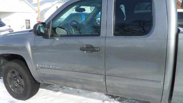 Used 2008 Chevrolet Silverado 1500 LT w/ Power Pack Plus AWD/4WD image 8