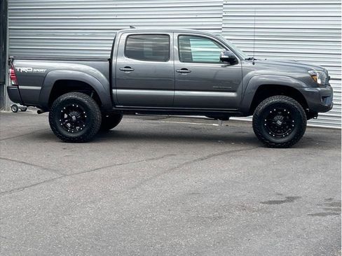 Used 2014 Toyota Tacoma 4x4 Double Cab image 11