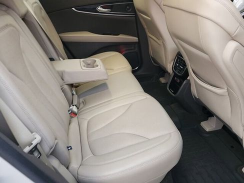 Used 2021 Lincoln Nautilus Reserve w/ Equipment Group 201A image 12