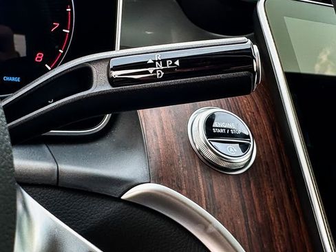 Certified 2025 Mercedes-Benz GLC 300 image 18