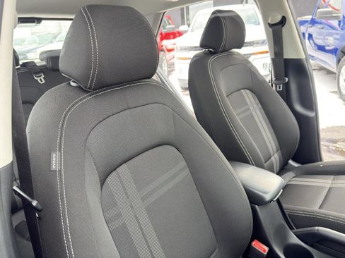 Used 2024 Hyundai Venue SEL image 37