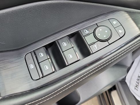 Used 2021 Nissan Rogue SV w/ Premium Package image 21