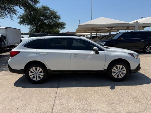 Used 2019 Subaru Outback 2.5i Premium image 8