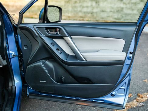 Used 2017 Subaru Forester 2.5i Limited image 14