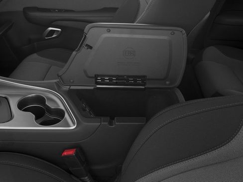 Certified 2017 Dodge Challenger R/T w/ Blacktop Package image 15