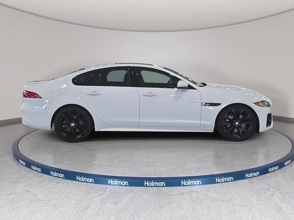 Used 2023 Jaguar XF R-Dynamic SE AWD/4WD image 5