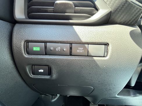 Used 2025 Nissan Sentra S FWD image 25