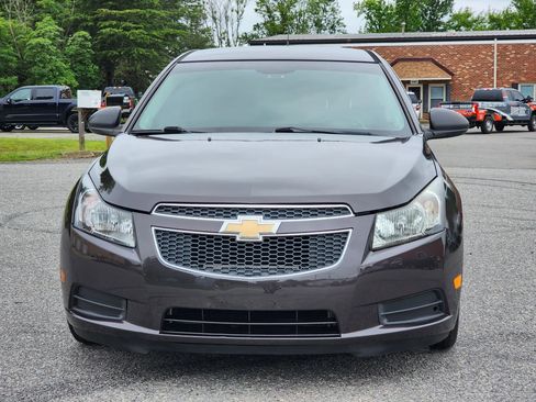 Used 2014 Chevrolet Cruze LS FWD image 2