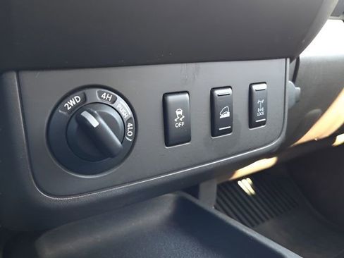 Used 2013 Nissan Xterra PRO-4X w/ Pro-4x Leather Pkg image 28