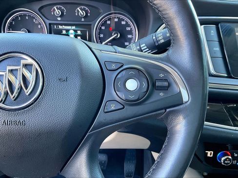 Used 2019 Buick Enclave Premium image 18