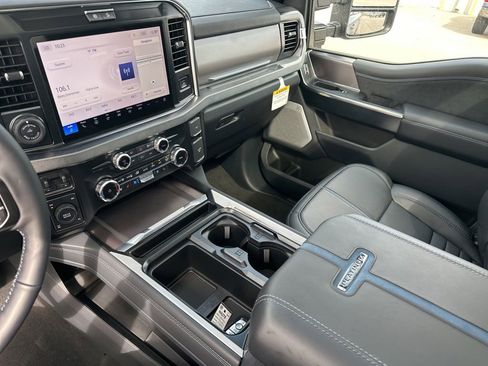 New 2026 Ford F250 Platinum image 38