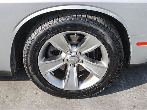 Used 2019 Dodge Challenger SXT image 11