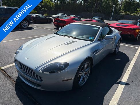 Used 2009 Aston Martin V8 Vantage Roadster RWD image 4