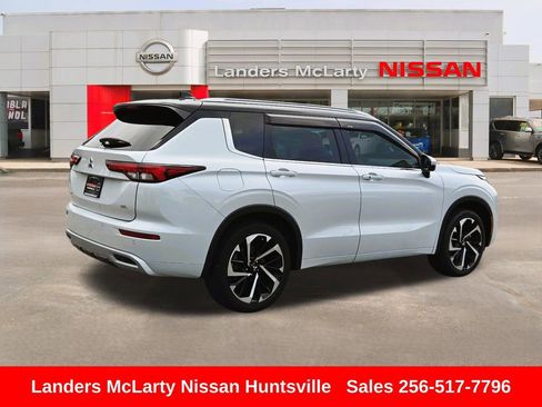 Used 2023 Mitsubishi Outlander SEL FWD image 4