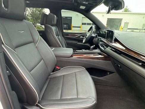 Certified 2024 Cadillac Escalade Premium Luxury w/ Performance Package AWD/4WD image 13