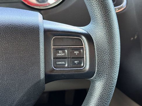 Used 2018 Dodge Grand Caravan SE w/ UConnect Hands-Free Group image 33