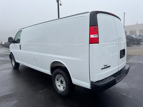 New 2026 Chevrolet Express 3500 Extended image 5