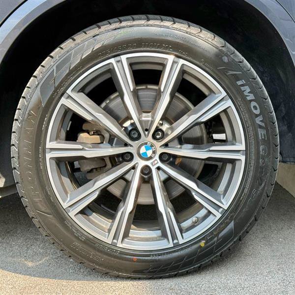 Used 2019 BMW X5 xDrive40i w/ M Sport Package AWD/4WD image 29