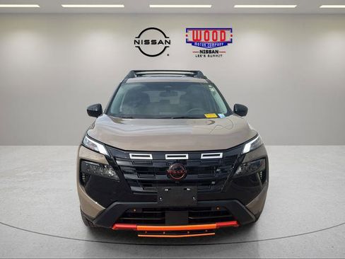 Used 2025 Nissan Rogue SV image 6