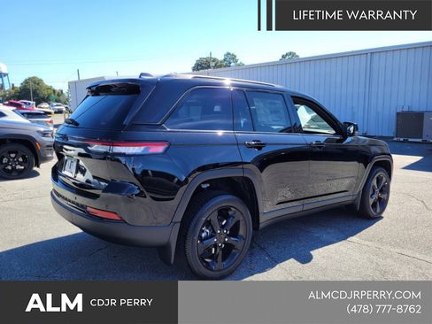New 2025 Jeep Grand Cherokee Altitude AWD/4WD image 12