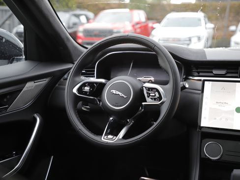 New 2026 Jaguar F-PACE SVR image 18