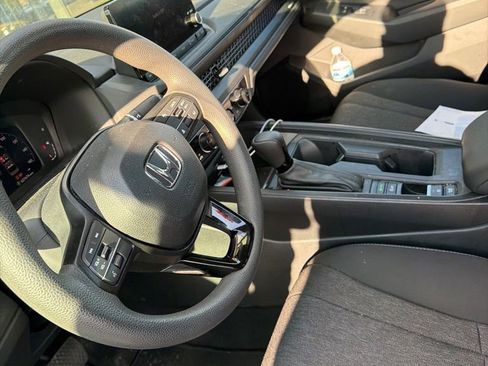 Used 2023 Honda Accord EX image 11