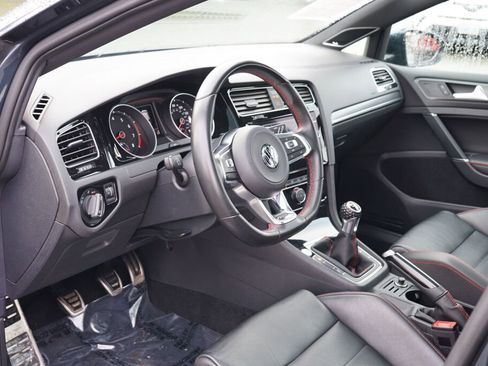 Used 2019 Volkswagen GTI SE image 13