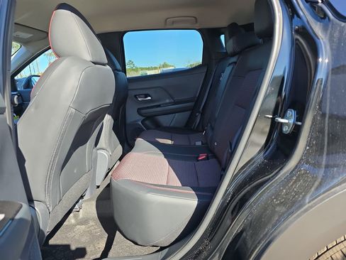 New 2026 Nissan Kicks SR image 17