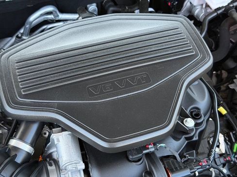 Used 2023 GMC Acadia Denali AWD/4WD image 18