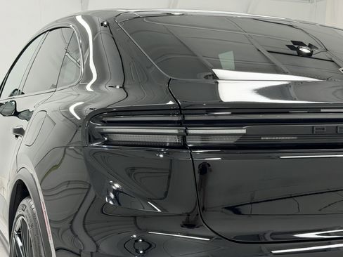 Certified 2025 Porsche Macan 4S Electric AWD/4WD image 16