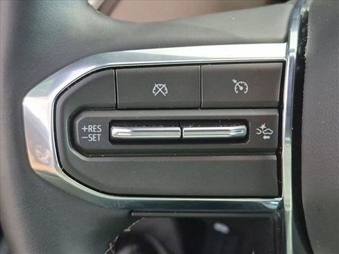 Used 2026 GMC Canyon Denali AWD/4WD image 16