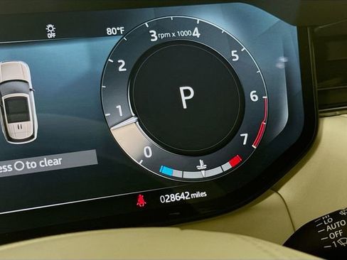 Certified 2023 Land Rover Range Rover SE image 13