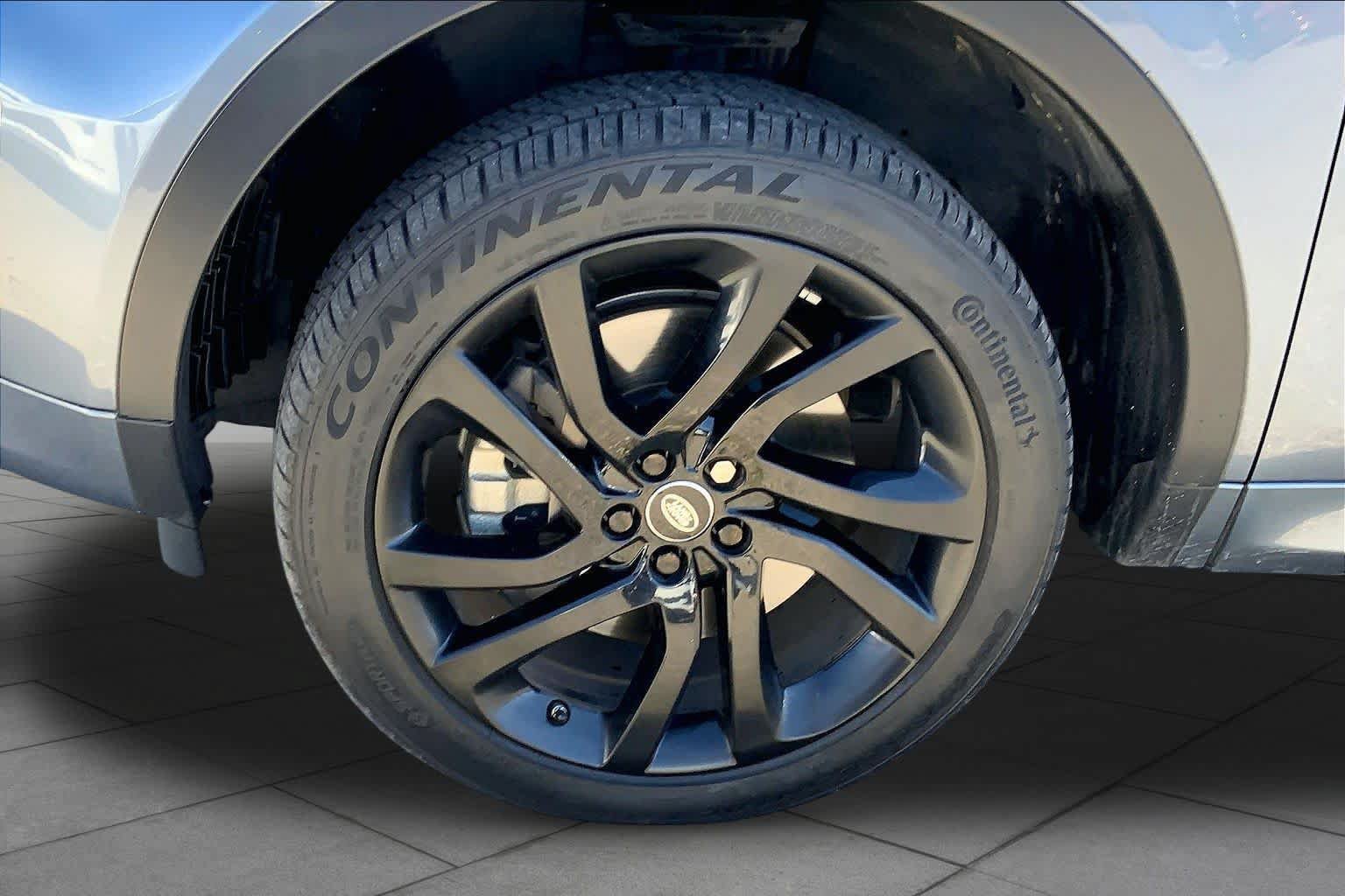 Used 2019 Land Rover Discovery Sport HSE Luxury AWD/4WD image 10