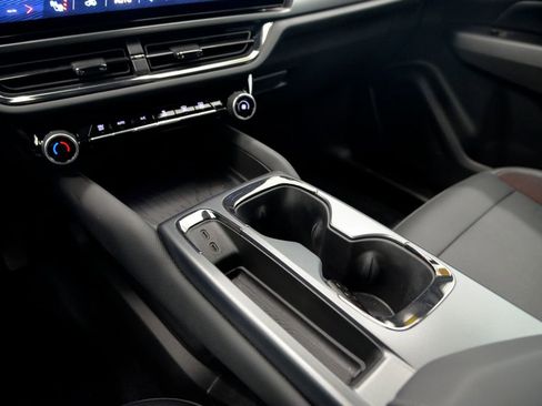 Certified 2024 Chevrolet Equinox EV RS image 25