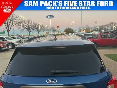 Used 2022 Ford Explorer XLT w/ Equipment Group 202A image 7