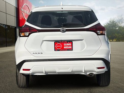 New 2025 Nissan Kicks Play S image 8