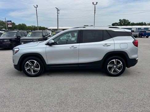 Used 2020 GMC Terrain SLT w/ Preferred Package FWD image 2