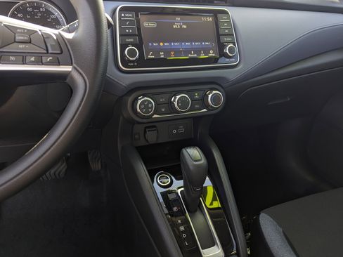 Used 2024 Nissan Versa SV image 10