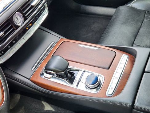 Used 2019 Kia K900 Luxury AWD/4WD image 18