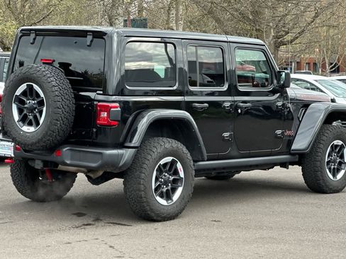 Used 2022 Jeep Wrangler Unlimited Rubicon w/ LED Lighting Group AWD/4WD image 2