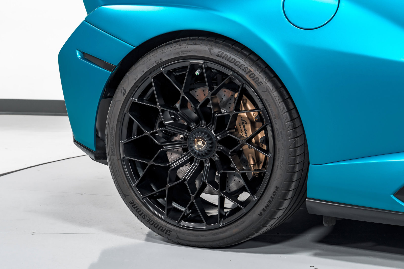 Used 2022 Lamborghini Huracan STO RWD image 51